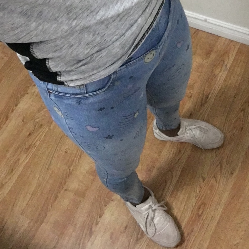 Smiley face stretch jeans
